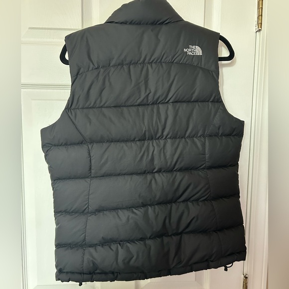 Northface Puffy Vest - Black - Picture 4 of 5